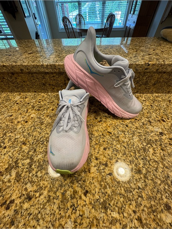 Hoka One One Shoes - HOKA Arahi 7 Women’s Running Shoes Gull Pink Twilight Size 11 B Sneakers Grey